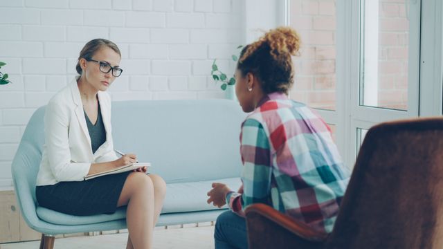 Shieldmee therapist using a transcript.